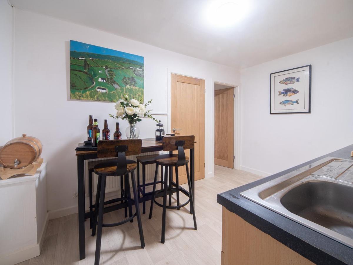 Апартаменты Castle View - Flat In Mumbles - Free Parking Oystermouth Экстерьер фото